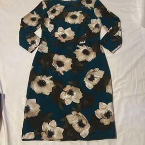 Banana Republic Emerald Green Floral Dress 3/4 Sleeve Crew Neck size 6 Not Worn